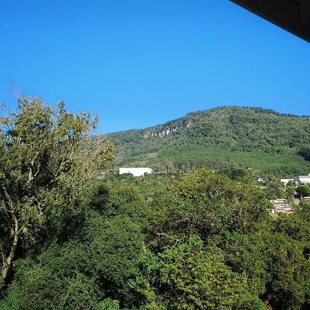 Suites Vale Das Montanhas กรามาโด ภายนอก รูปภาพ